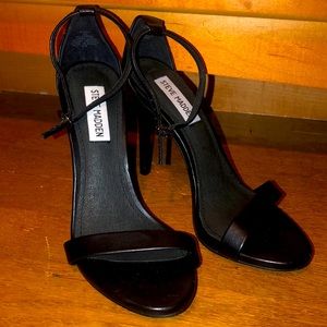 BRAND NEW STEVE MADDEN BLACK HEELS